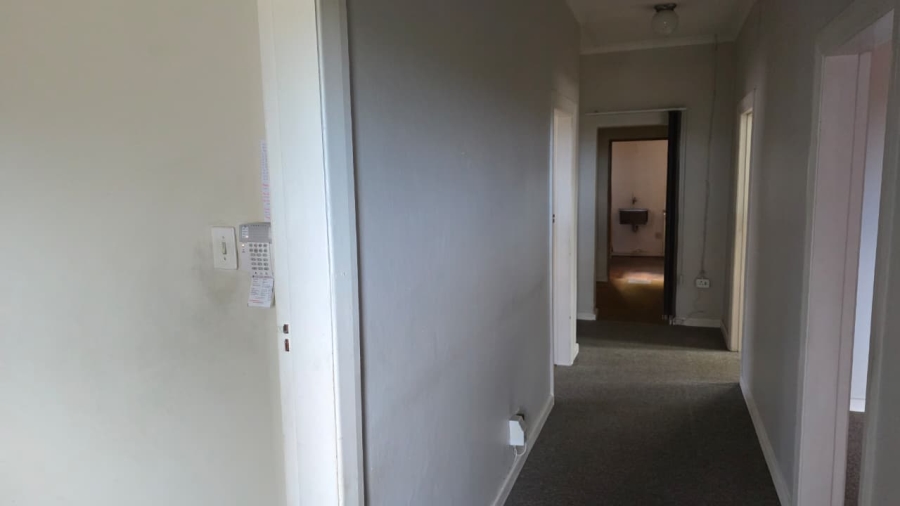 To Let 3 Bedroom Property for Rent in Pineview Western Cape
